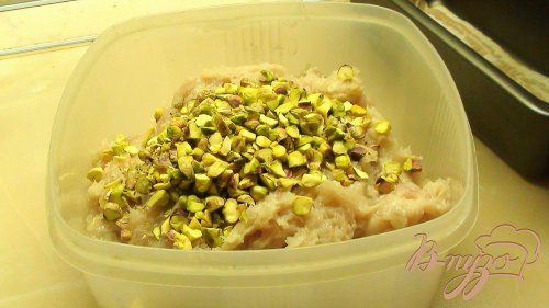 Террин из курицы с фисташками под сырной корочкой. Террин из курицы с фисташками под сырной корочкой.