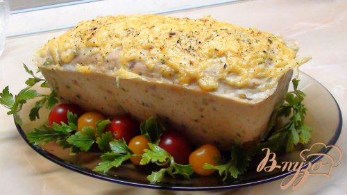 Террин из курицы с фисташками под сырной корочкой. Террин из курицы с фисташками под сырной корочкой.