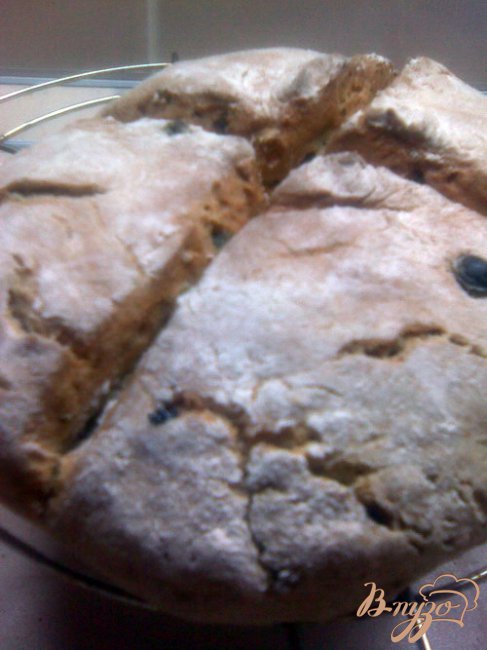 Ржаной хлеб на соде с семечками, изюмом и фисташками