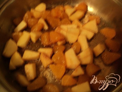 Блинные рулетики с фруктово-карамельным соусом. Блинные рулетики с фруктово-карамельным соусом.