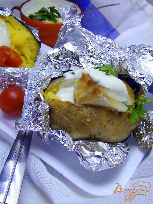 Печёная картошка с холодной треской и сметанным соусом. Вкусные выходные. Печёная картошка с холодной треской и сметанным соусом. Вкусные выходные.