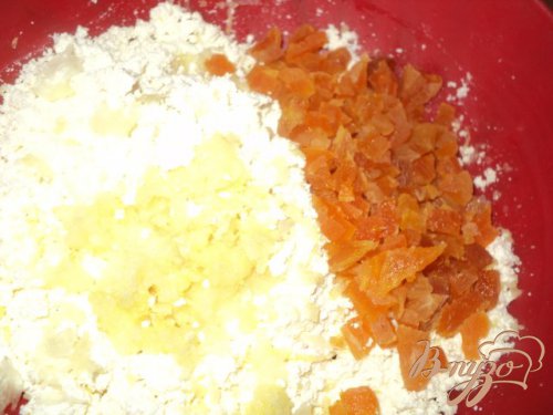 Запеканка из творога и кукурузных хлопьев с курагой. Запеканка из творога и кукурузных хлопьев с курагой.