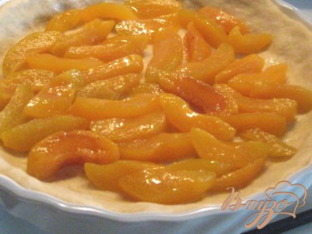 Пирог с заварным кремом и абрикосами