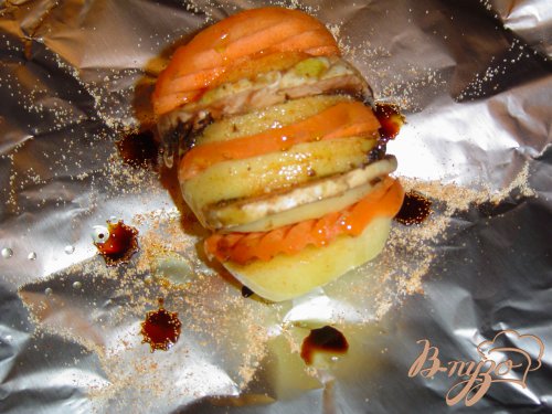 Картошка-гармошка с грибами и морковью Картошка-гармошка с грибами и морковью