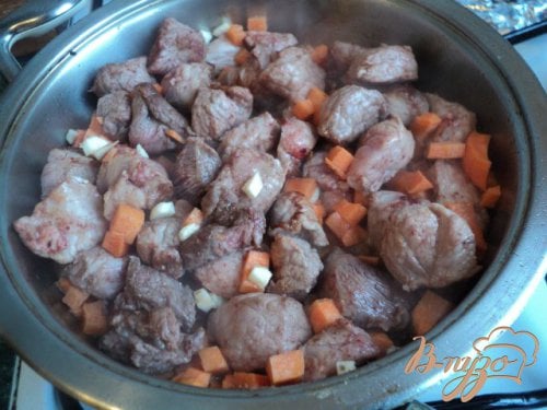 Душенина с овощами и галушками. Душенина с овощами и галушками.