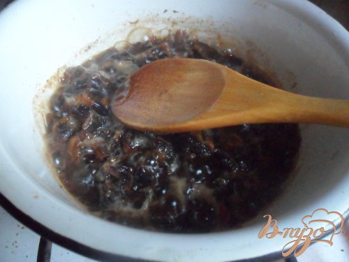 Манный пирог с финиками Манный пирог с финиками