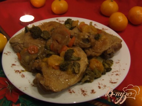 Куриные бедрышки с брокколи и мандаринами Куриные бедрышки с брокколи и мандаринами
