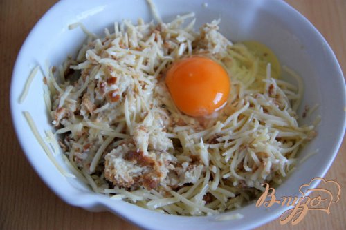 Курица, фаршированная хлебом и сыром Курица, фаршированная хлебом и сыром