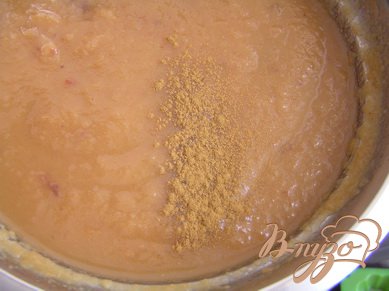 Яблочный пирог со сливами и корицей Яблочный пирог со сливами и корицей