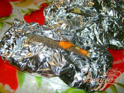 Скумбрия с овощами, запечённая в фольге Скумбрия с овощами, запечённая в фольге