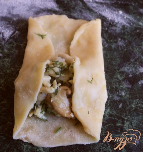 Пирожки закусочные с курицей, грибами и рисом. Пирожки закусочные с курицей, грибами и рисом.