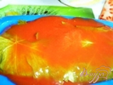 Мясной рулет в виноградный листиях Мясной рулет в виноградный листиях