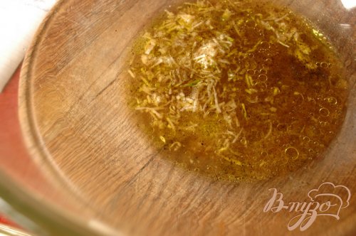 Курица в маринаде из бренди, запеченная с грибами и перловкой Курица в маринаде из бренди, запеченная с грибами и перловкой