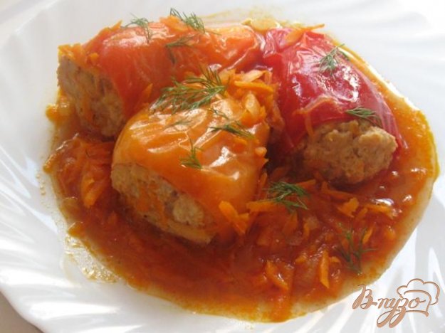Рецепт Перец фаршированный мясом в морковно-томатном соусе