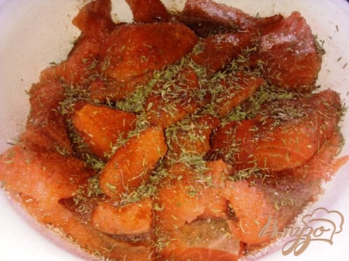 Лосось, запеченный в кунжуте Лосось, запеченный в кунжуте