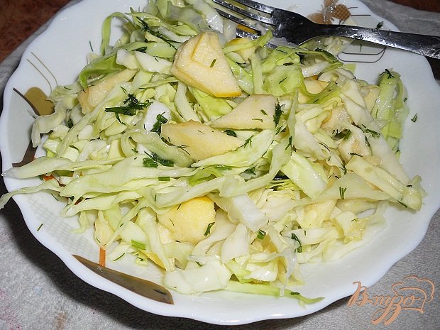 Рецепт Капустный салат с яблоком