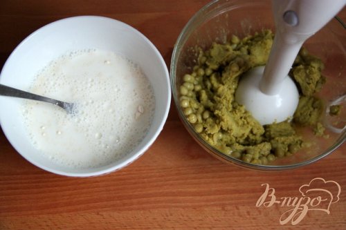Крем-суп из курицы и зелёного горошка Крем-суп из курицы и зелёного горошка