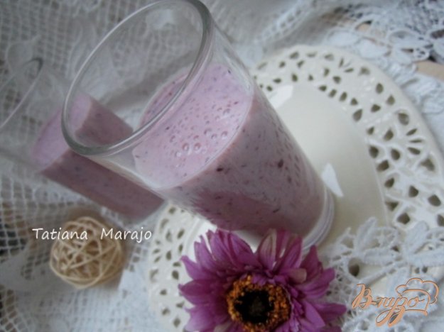 Рецепт Йогуртовый напиток с ягодами и овсом