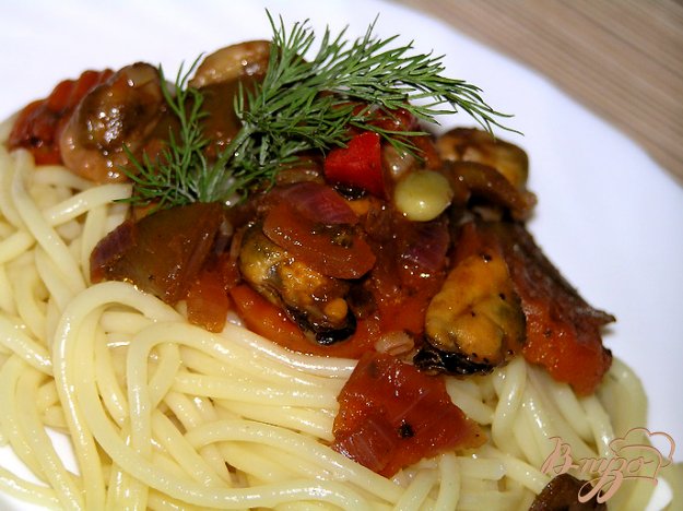 Рецепт Спагетти с мидиями и овощами