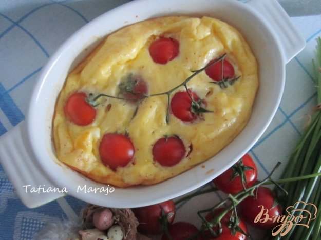 Рецепт Сырный омлет с томатами