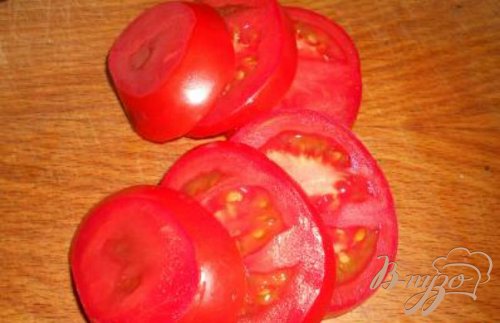 Котлеты куриные с начинкой из сыра и помидора Котлеты куриные с начинкой из сыра и помидора