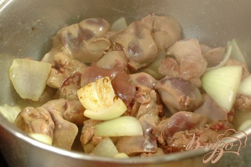 Пудинг из куриной печени с шампиньонами Пудинг из куриной печени с шампиньонами