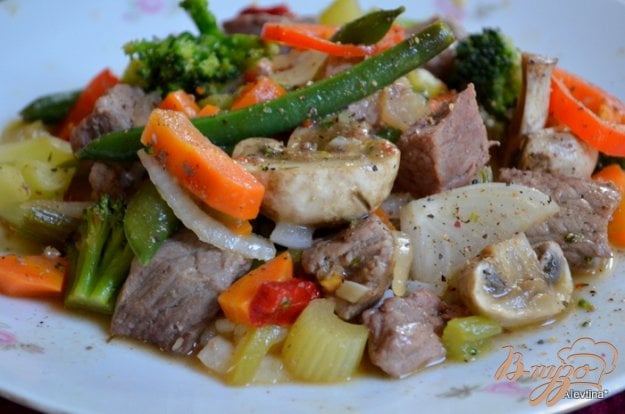 Рецепт Говядина с овощами и грибами