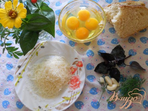 Гренки с яйцом и пармезаном Гренки с яйцом и пармезаном