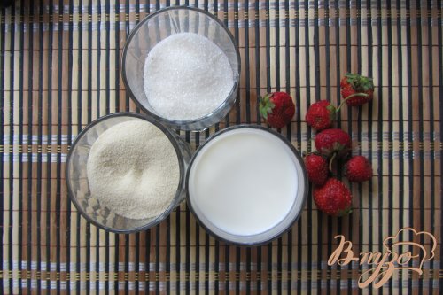 Манная каша с клубником Манная каша с клубником