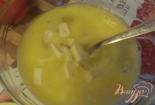 Яичница с плавленым сыром и томатами Яичница с плавленым сыром и томатами