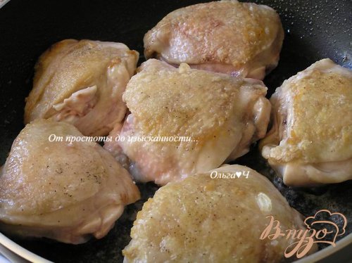 Куриные бедра с кабачком, морковью и базиликом Куриные бедра с кабачком, морковью и базиликом