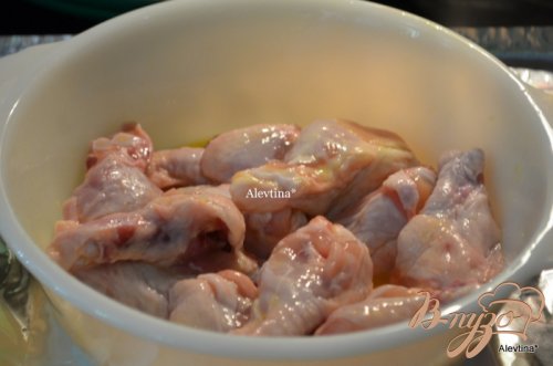 Хрустящие куриные крылышки в кунжутном семени Хрустящие куриные крылышки в кунжутном семени