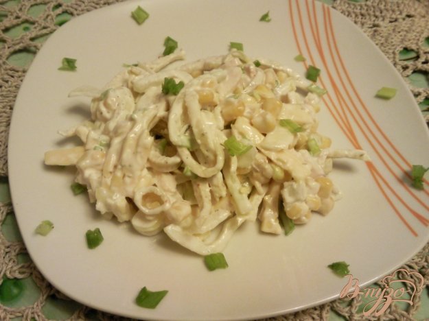 Рецепт Куриный салат с омлетом и кукурузой