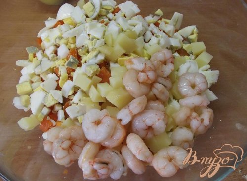 Оливье с кальмарами и креветками Оливье с кальмарами и креветками