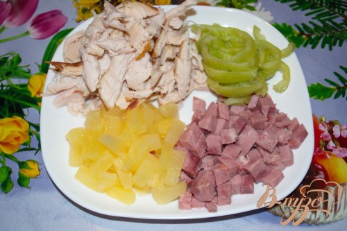 Тропическая пицца с соусом Тропическая пицца с соусом