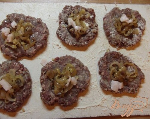 Зразы (котлеты) со шкварками Зразы (котлеты) со шкварками