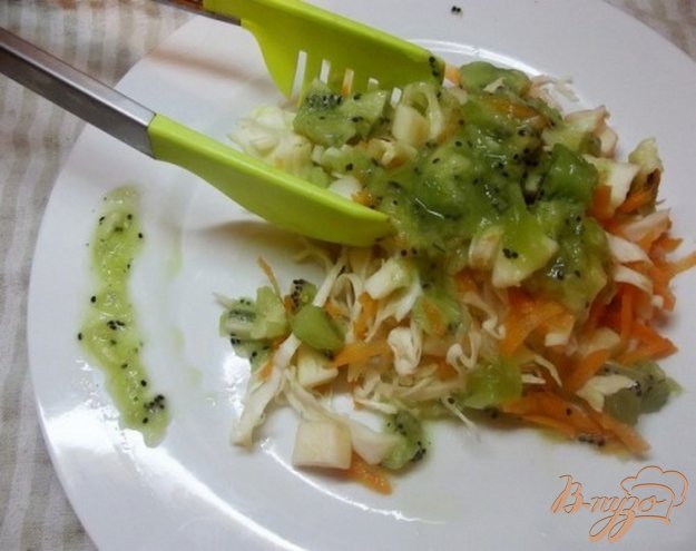 Рецепт Салат овощной с киви