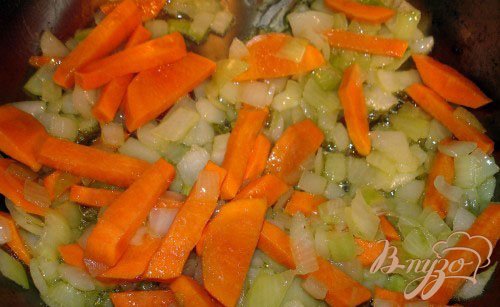 Грибной суп-пюре с кабачком и сухариками Грибной суп-пюре с кабачком и сухариками