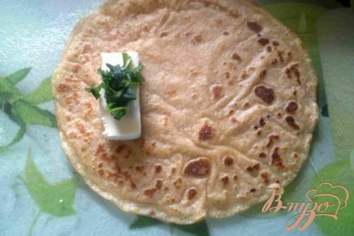 Блины с сыром и соленым огурцом Блины с сыром и соленым огурцом