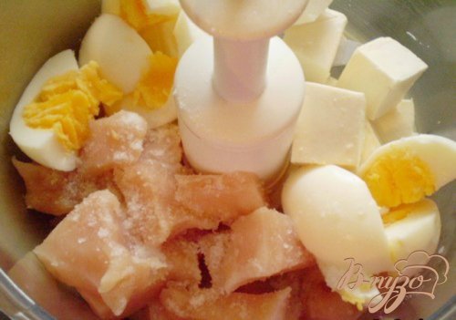 Котлеты мясные с яйцами и плавленным сыром Котлеты мясные с яйцами и плавленным сыром