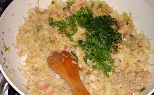 Тушеная капуста с мятой и яблоком Тушеная капуста с мятой и яблоком