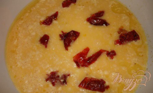 Рулет с вялеными помидорами и сыром Рулет с вялеными помидорами и сыром
