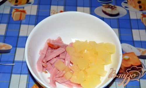 Cолянка с грибами, ветчиной и ананасами Cолянка с грибами, ветчиной и ананасами