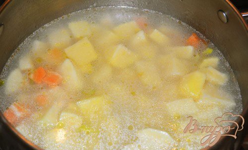 Суп-пюре с брокколи и сухариками Суп-пюре с брокколи и сухариками