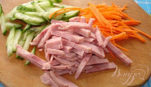Салат " Юлечка" (руккола, ветчина, морковь, огурец и кешью) Салат " Юлечка" (руккола, ветчина, морковь, огурец и кешью)