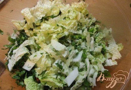Овощной салат с гренками Овощной салат с гренками