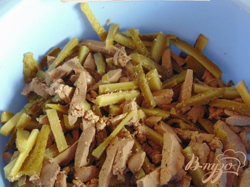 Салат с куриной печенью Салат с куриной печенью