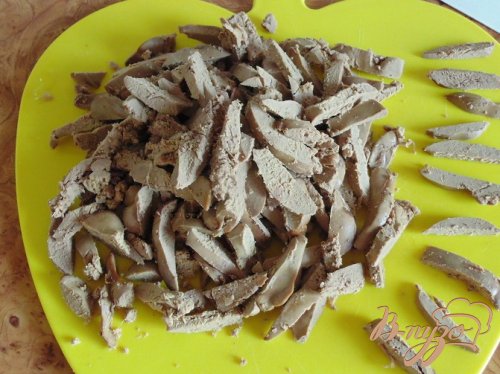 Салат с куриной печенью Салат с куриной печенью
