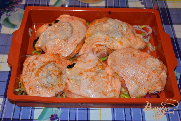 Куриные бедра с черносливом Куриные бедра с черносливом