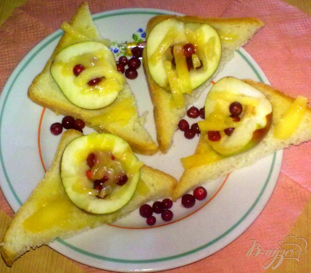 Рецепт Тосты с сыром и фруктами